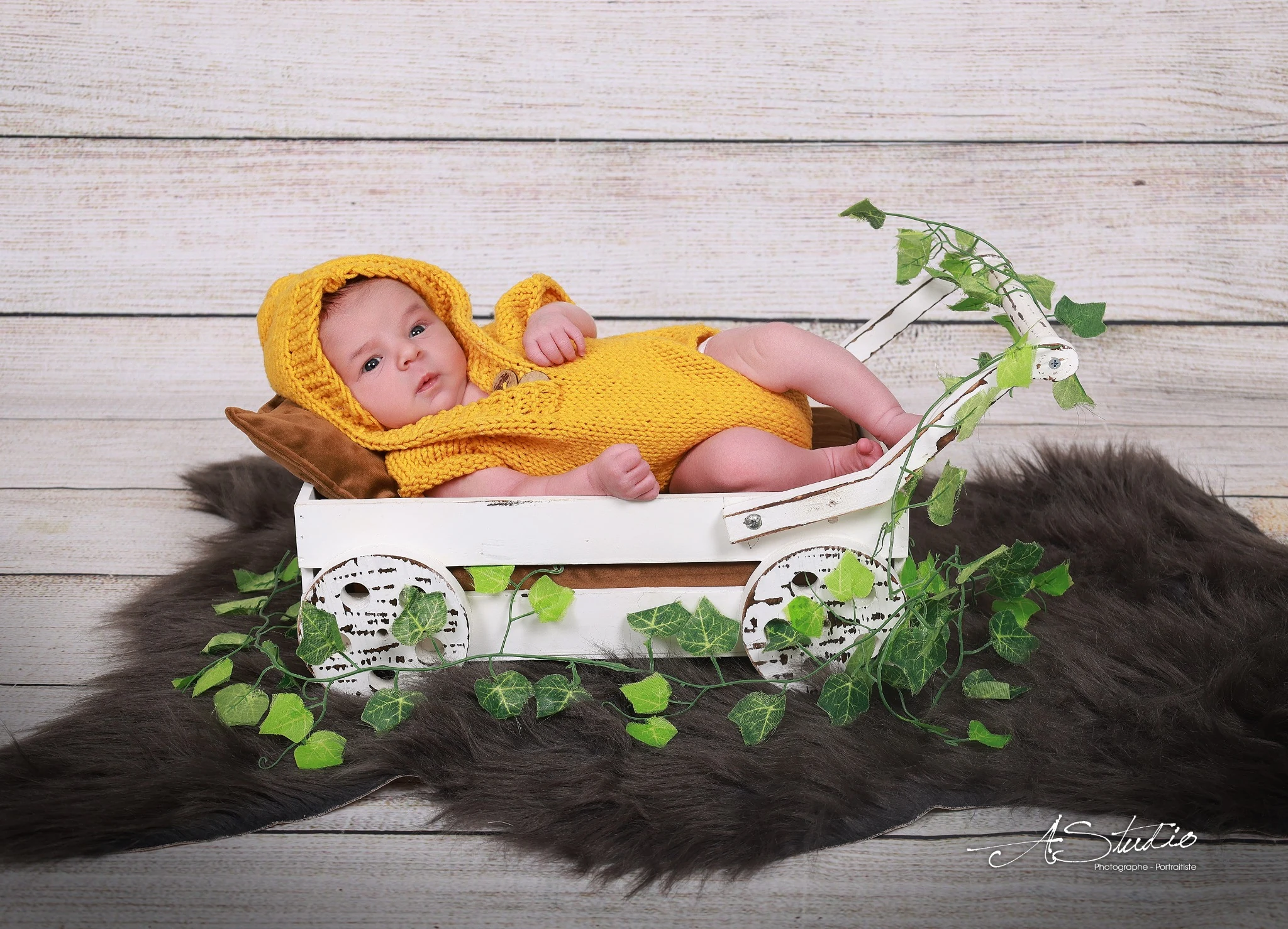 Bébé photographié au studio AStudio à Fougères