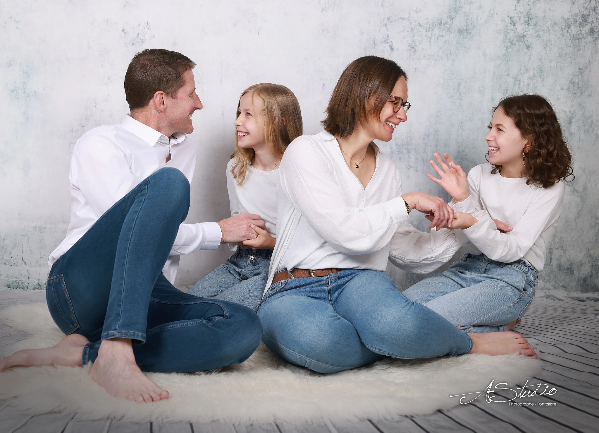 Famille photographiée au studio AStudio à Fougères